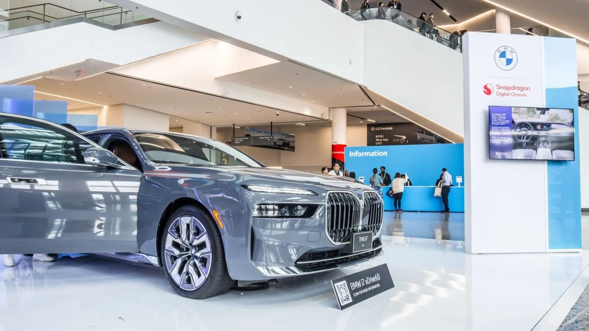 The Next Generation: Leading 2026 EV Luxury Sedans and Trucks